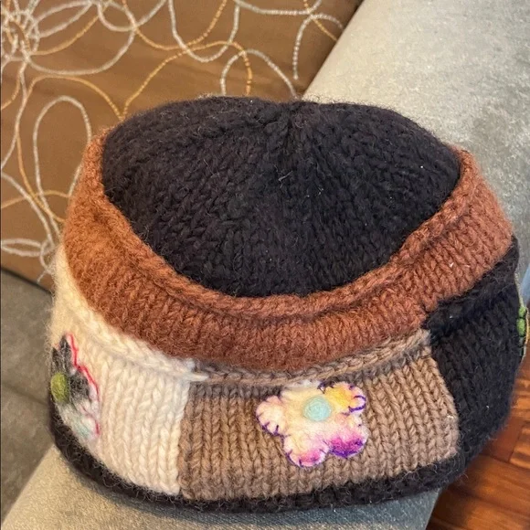 Kathmandu Imports Women Multicolor Floral Wool Hat - Picture 4 of 9